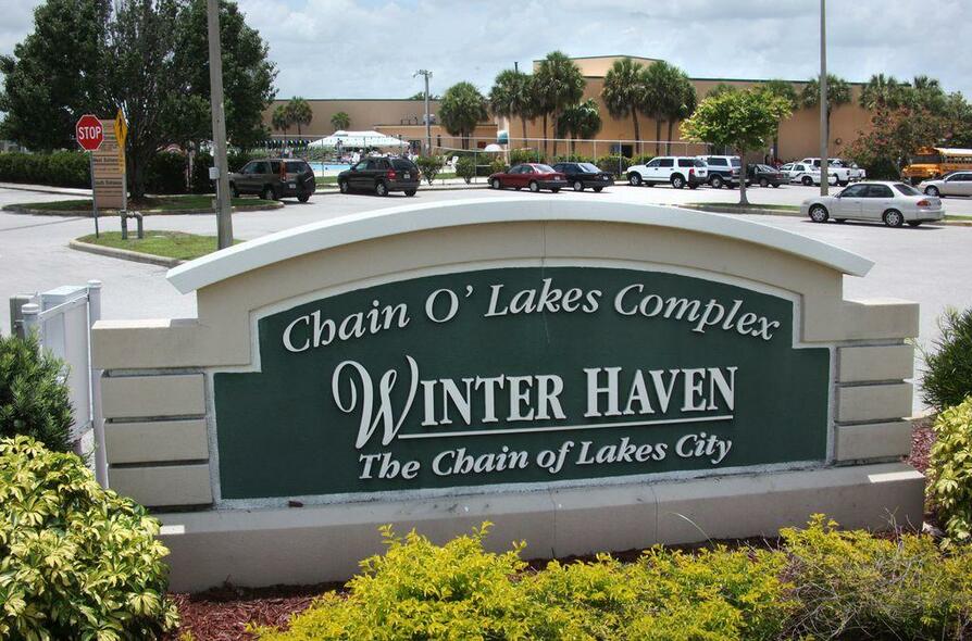 Winter Haven - The Chain of Lakes City welcome sign
